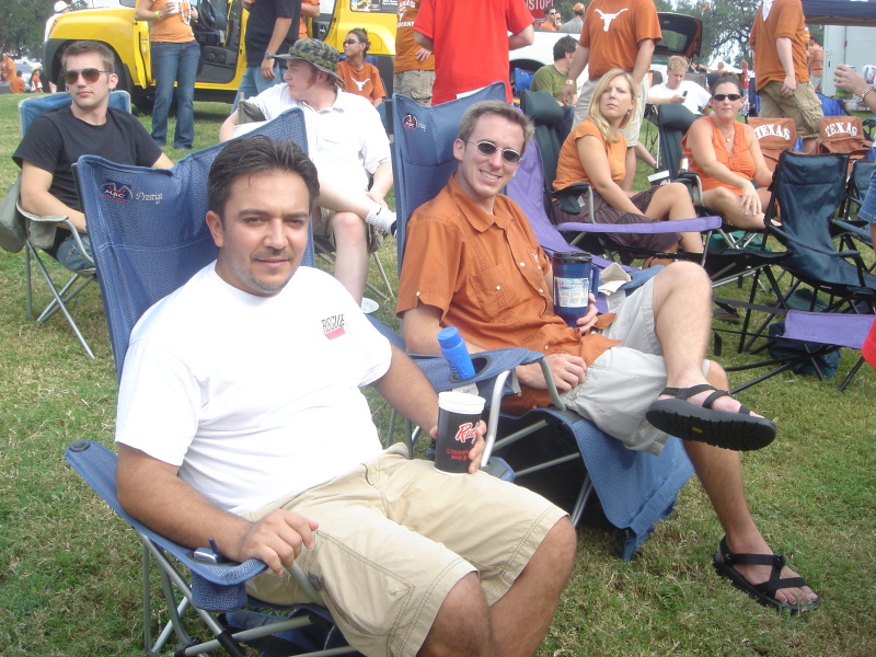 2006/09(Sep)/01(Texas-Tailgaters)/800x600_2006-09-09 18-11-42.JPG
